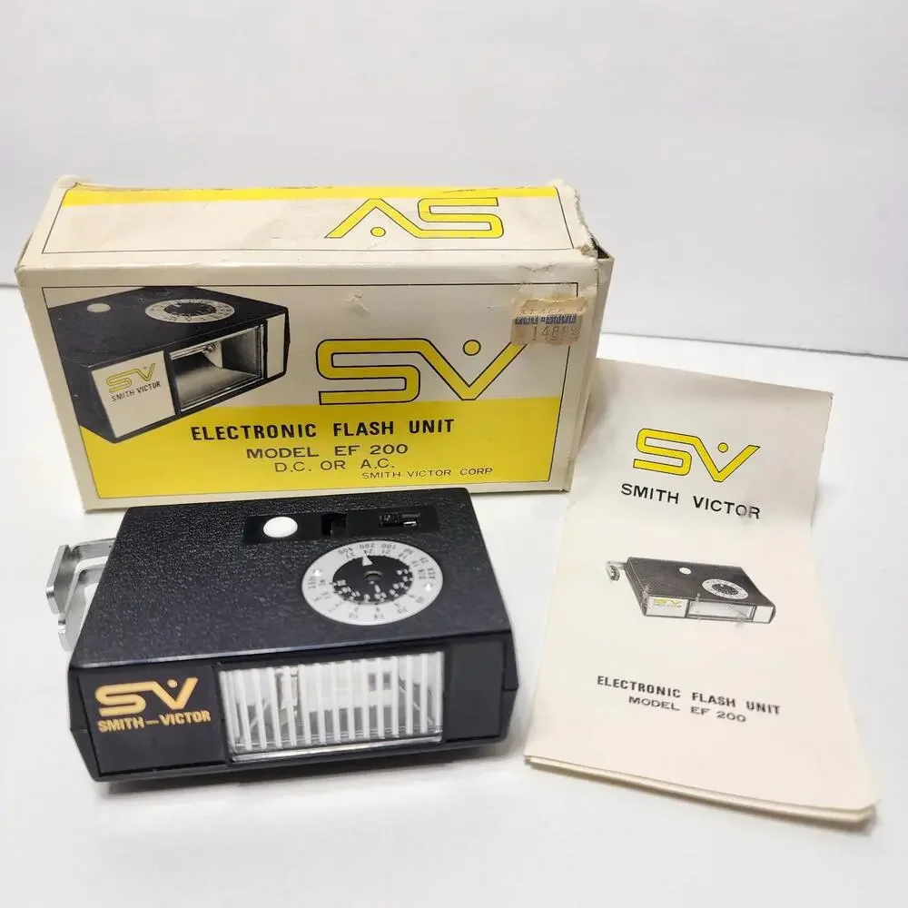Smith-Victor Electronic Flash Unit Model EF 200 Tested